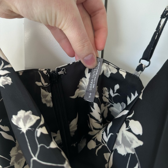 NWOT Urban Outfitters Mallory Dress - Small - Picture 4 of 5